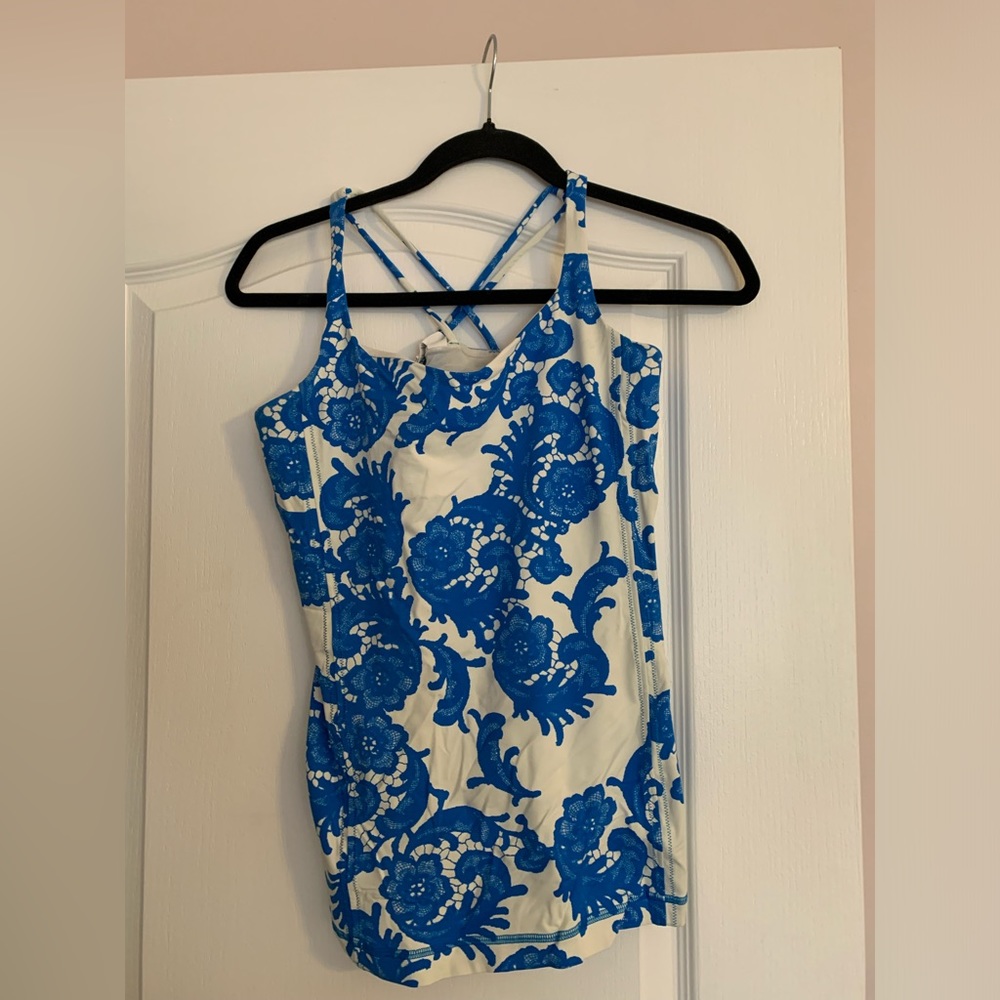 Lululemon workout tank